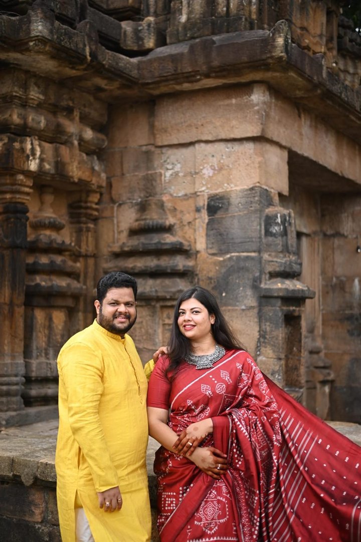 Customer photo of a couple at a heritage temple, used to create a personalized miniature